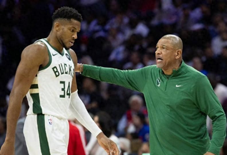 开云-落后41分！落后39分！老里甩锅，字母哥自己选择的路跪着也要走完